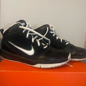 Nike team hussle youth
